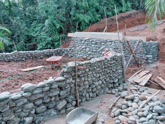 
 Pembukaan Jalan Usaha Tani Di Duga Lahan Korupsi