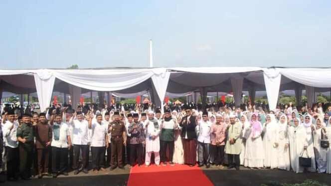 
 Dukungan Anggota DPRD Terhadap Kegiatan Tabligh Akbar Dalam Rangka HUT Kabupaten Bengkulu Tengah Ke~15