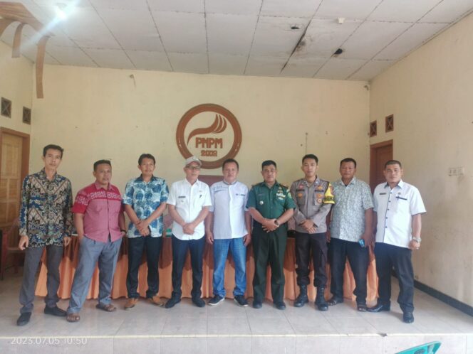 
 Pemdes Pasar Bembah Salurkan BLT dan Titik Nol Kegiatan Fisik DD 2023