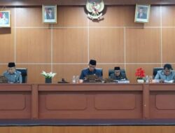 RAPAT PARIPURNA DPRD BENGKULU TENGAH DENGAN AGENDA NOTA PENGANTAR BUPATI