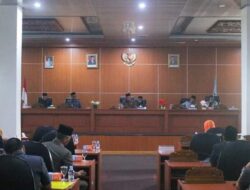 RAPAT PARIPURNA JAWABAN BUPATI TERHADAP PANDANGAN UMUM FRAKSI-FRAKSI