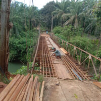 Jembatan Gantung Air Bintunan Desa Ulak Tanding Dibangun Tanpa Papan Nama Proyek, Kok Bisa?