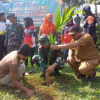 KODIM 0423/BU LAKSANAKAN PENGHIJAUAN DENGAN MASYARAKAT