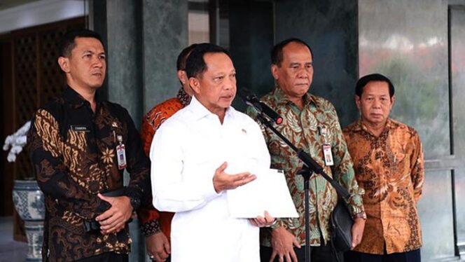 
 Prabowo Subianto Pilih Tanggal 20 Februari untuk Pelantikan Kepala Daerah Serentak