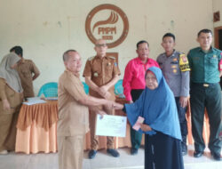 Pemdes Pasar Bembah Sukses Salurkan BLT DD Untuk 23 KPM