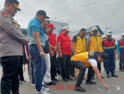Bupati Bengkulu Utara Memberi Tanda Titik Nol Dimulainya Pembangunan Jalan di kawasan Pasar Purwodadi