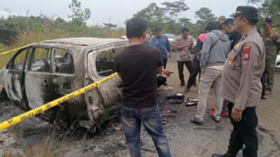 Diduga Selingkuh, Oknum Dinkes Digebukin dan Mobilnya Dibakar