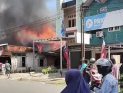 Toko Milik Warga di kawasan Pasar Purwodadi Arga Makmur, Dilahap Si Jago Merah