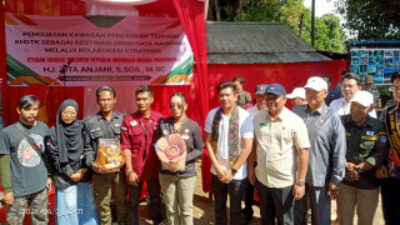 Bupati Bengkulu Utara Terima Kunjungan Utusan Khusus Presiden Bidang Pariwisata Di Objek Wisata Kemumu