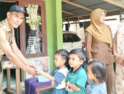 Pemdes Pagar Ruyung Bagikan PMT Untuk Balita dan Lansia, Jaga Kesehatan dan Cegah Stunting