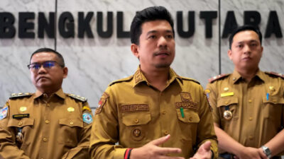 Dua Bulan Penutup 2026, Bupati Arie Tegaskan Kejar Realisasi Anggaran, Peringatkan Evaluasi Kinerja    
